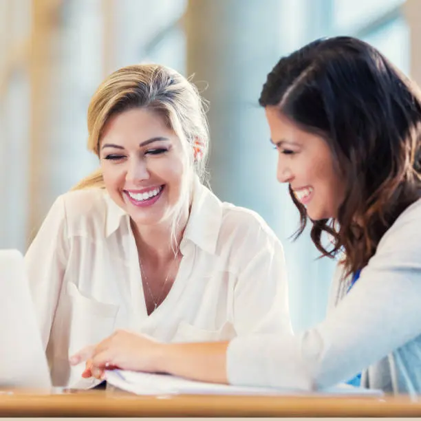 Molinari Oswald Tax Planning & Advisory Services. Serving small to mid-size businesses in the Lehigh Valley, surrounding counties, and Mid-Atlantic region. Client and accountant meeting.